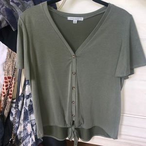 SOFT GREEN BUTTON UP SHIRT